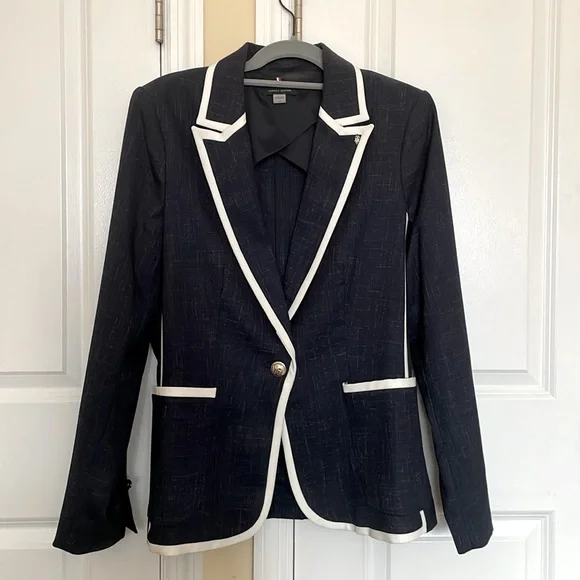 Tommy Hilfiger Navy Blazer with White Trim and Branded Buttons! Size 14 - Picture 6 of 17